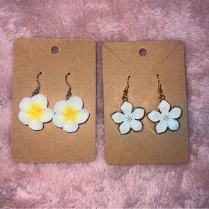 Dangle White And Gold Flower Earring/ Hawaiian White With Yellow Dangle Earring